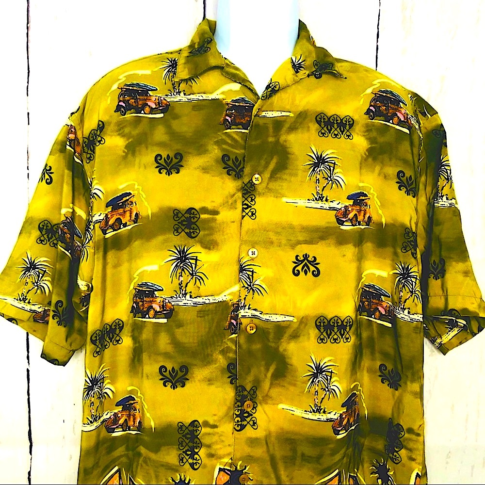 Men’s HAWAIIAN Short Sleeve Buttoned Shirt